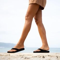 REEF Women's Cushion Breeze Sandals -Shoe Serie Shop 2085727 001 alt5